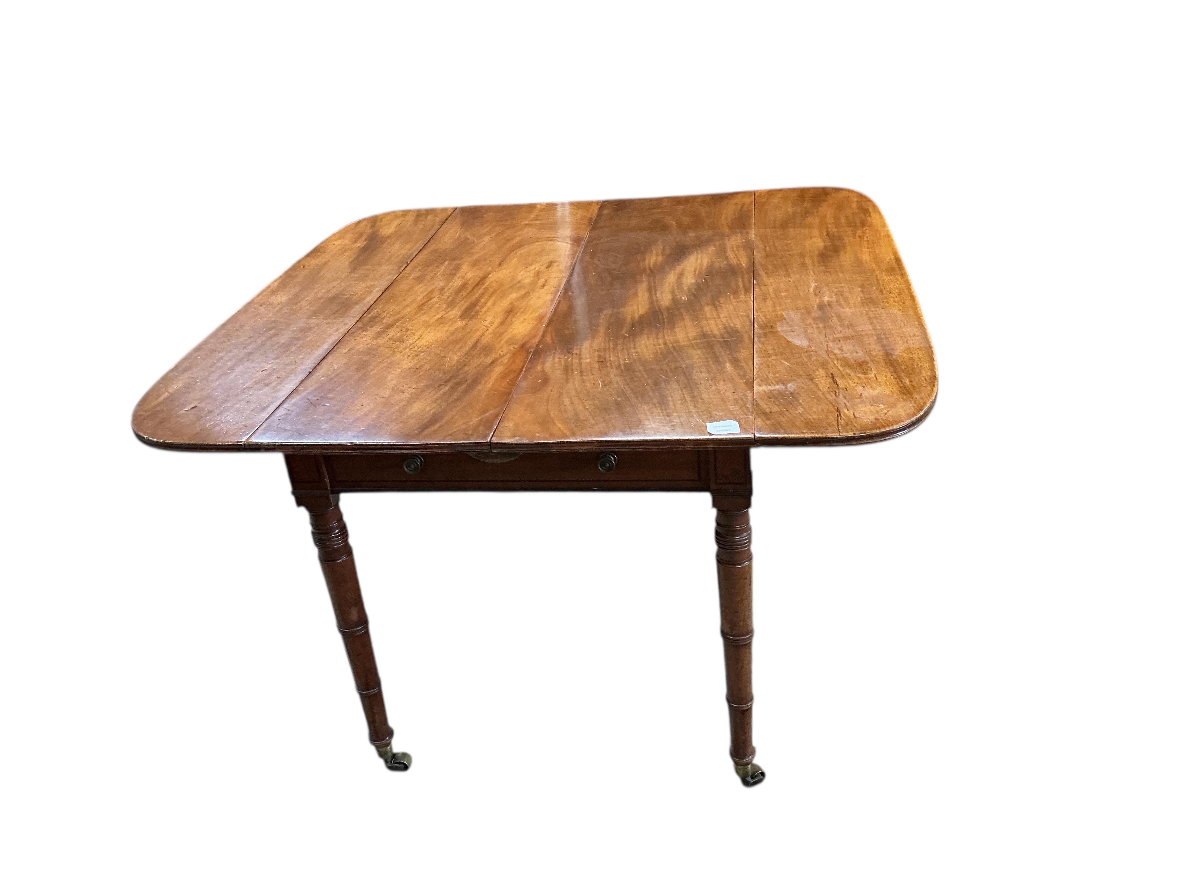 A Regency mahogany Pembroke extending dining table, width 258cm extended, depth 114cm, height 73cm
